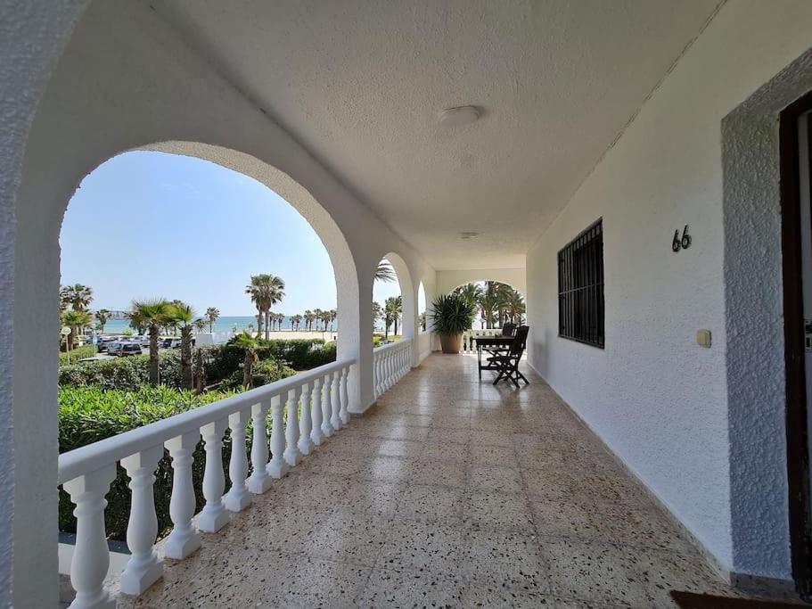 Villa On The Beach Playa Flamenca Оріуела Екстер'єр фото